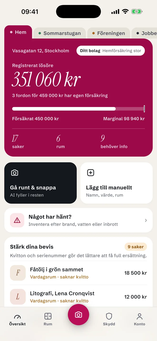 Översikten i STAFE-appen: platsen Hem med 351 060 kr registrerat lösöre, hur långt försäkringsbeloppet räcker, och knapparna för att gå runt och fota eller lägga till en sak manuellt.